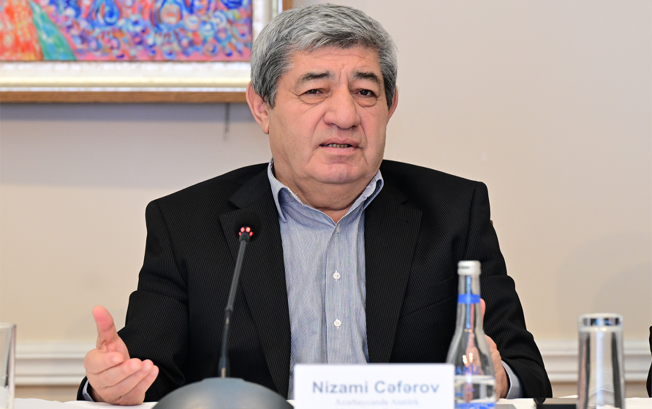 yazici-kitabini-kucede-sata-bilmez-satmamalidir