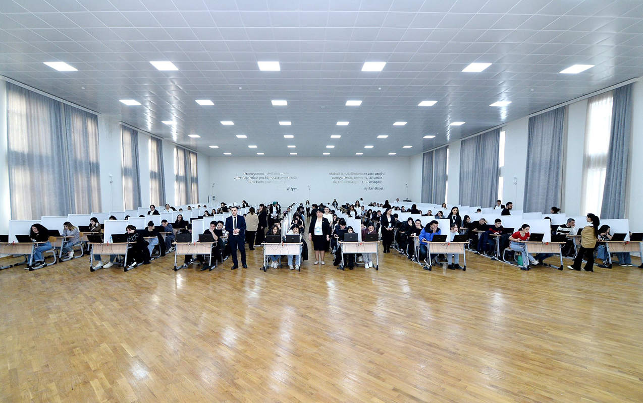 bakida-ilk-defe-elektron-qaydada-eksternat-imtahanlari-kecirildi
