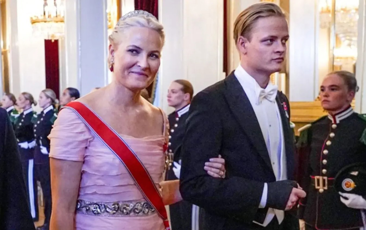 sahzadenin-oglu-hebs-oluna-biler