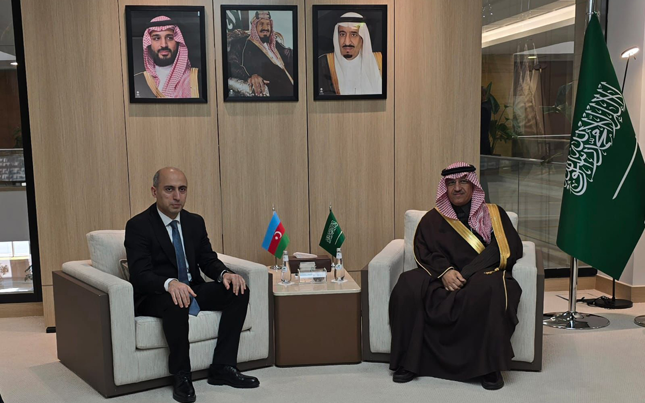 elm-ve-tehsil-sahesinde-azerbaycan-seudiyye-erebistani-emekdasligi-muzakire-olundu