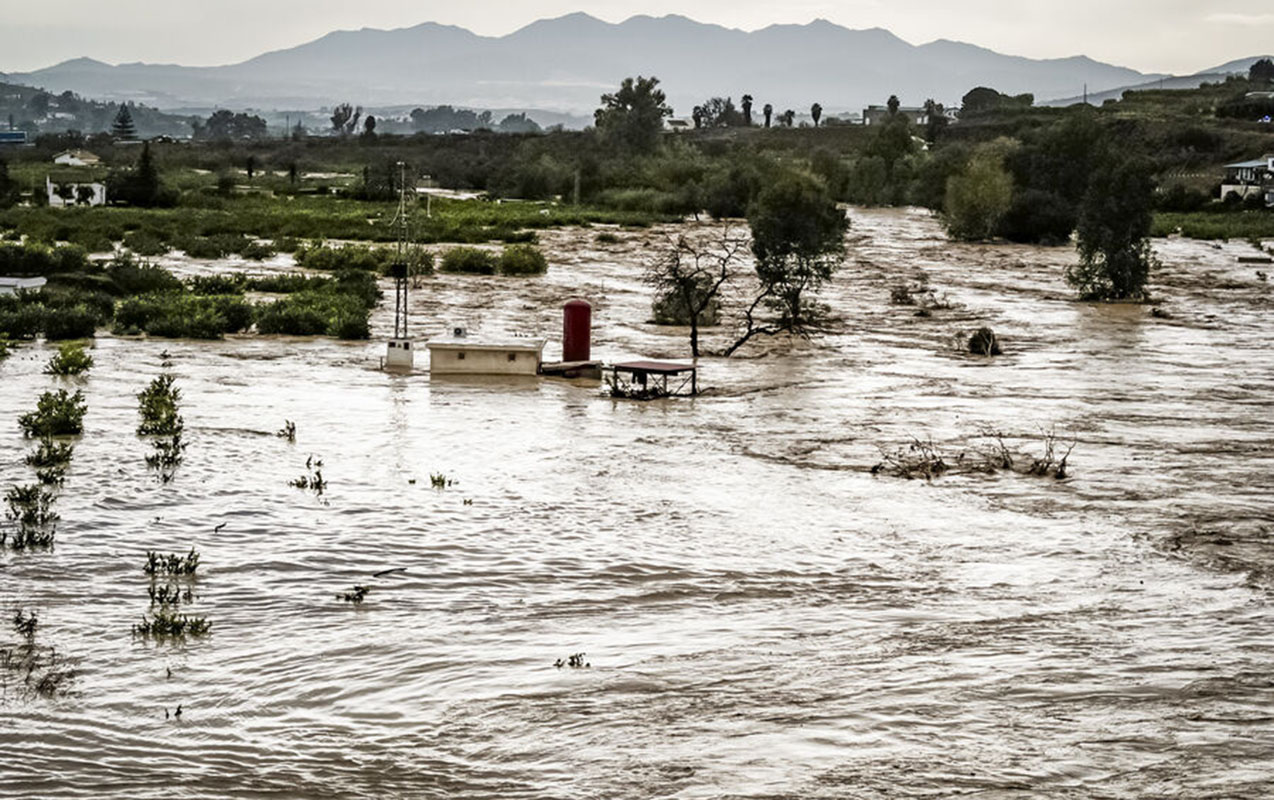 dasqin-tehlukesi-sebebinden-butun-seher-bosaldilir