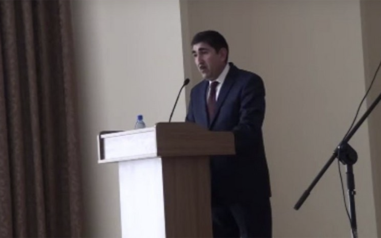 kollec-direktoru-isden-cixarildi