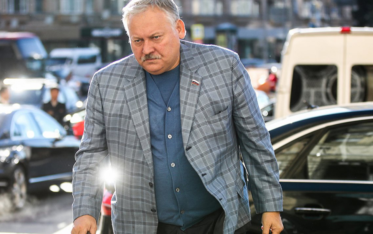 vertusu-ve-mulkleri-ile-taninan-ermeniperest-zatulin