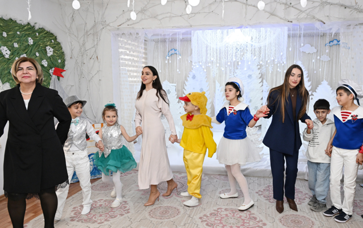 prezidentin-qizi-ve-gelini-usaqlarla-bele-eylendiler