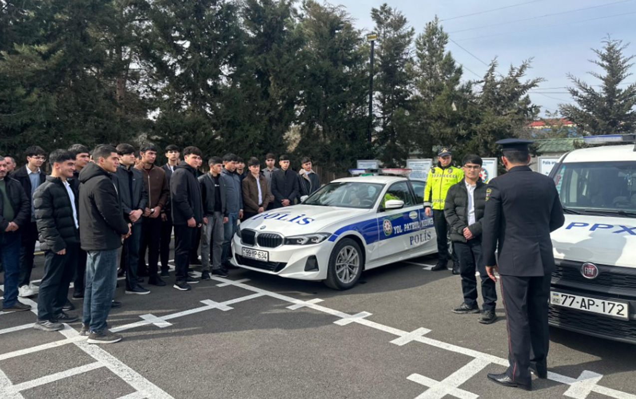 mektebliler-polisin-xidmeti-ile-yaxindan-tanis-olub