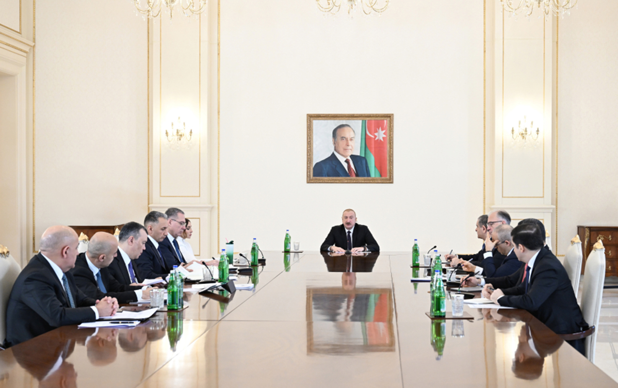 prezident-musavire-kecirdi