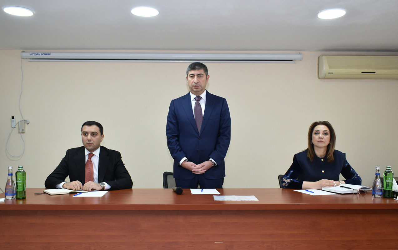 elsad-hesenov-sakinlerle-gorusdu