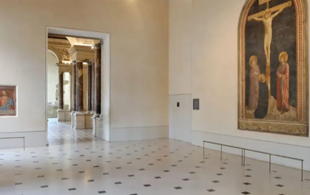 luvr-muzeyinde-su-sizmasi