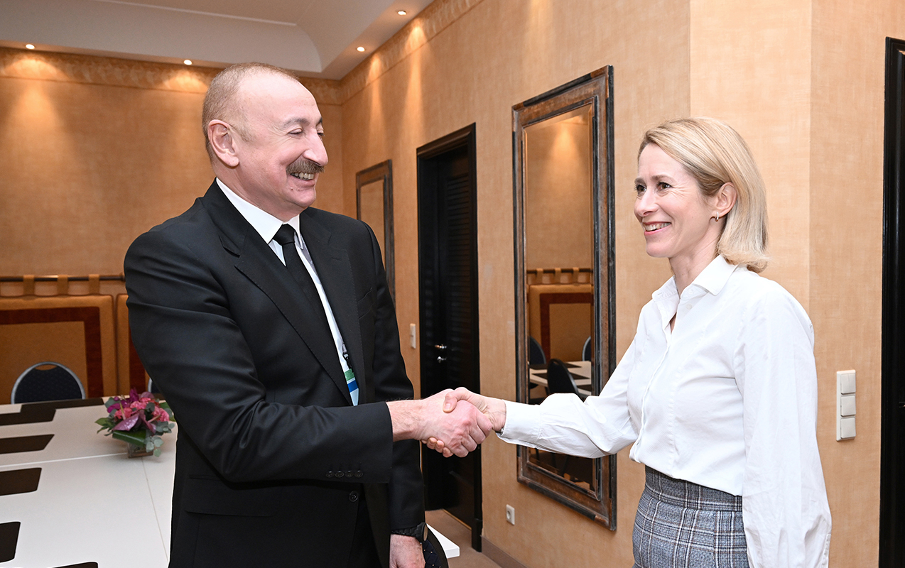 ilham-eliyev-kaya-kallasla-gorusdu