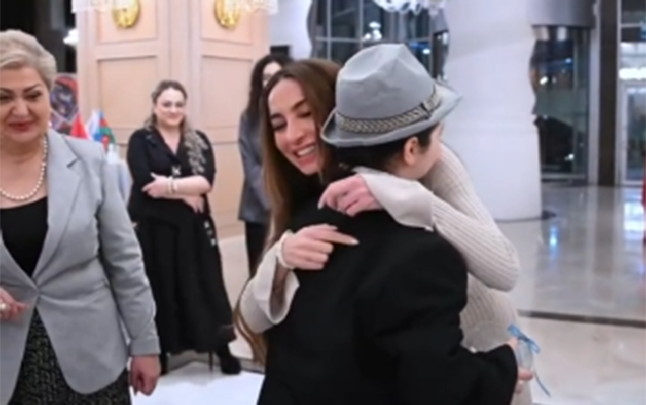 arzu-eliyeva-bedii-yaradiciliq-gecesinde