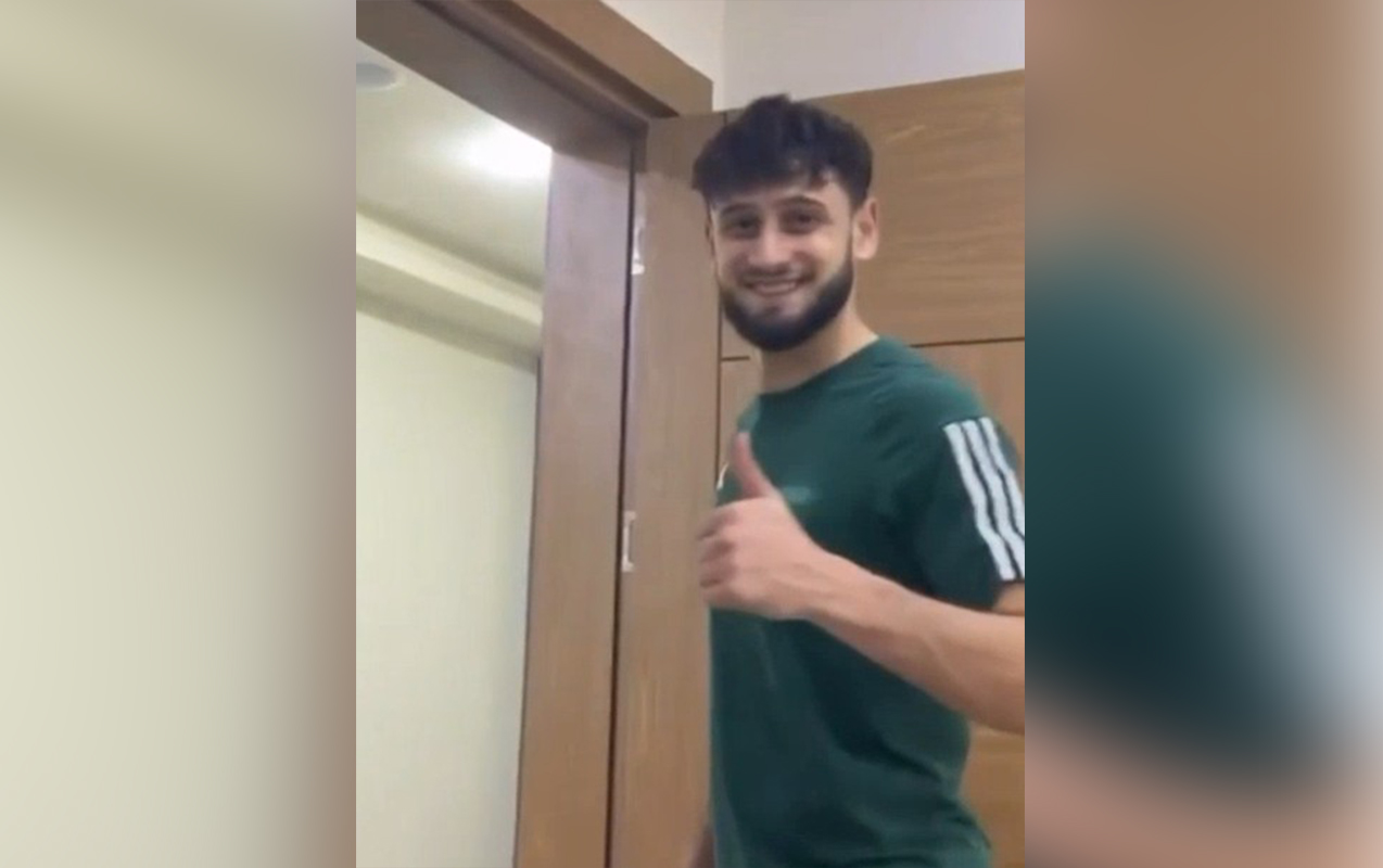 deyir-ki-amerikaya-gedirsen-biletleri-ver-de-mene