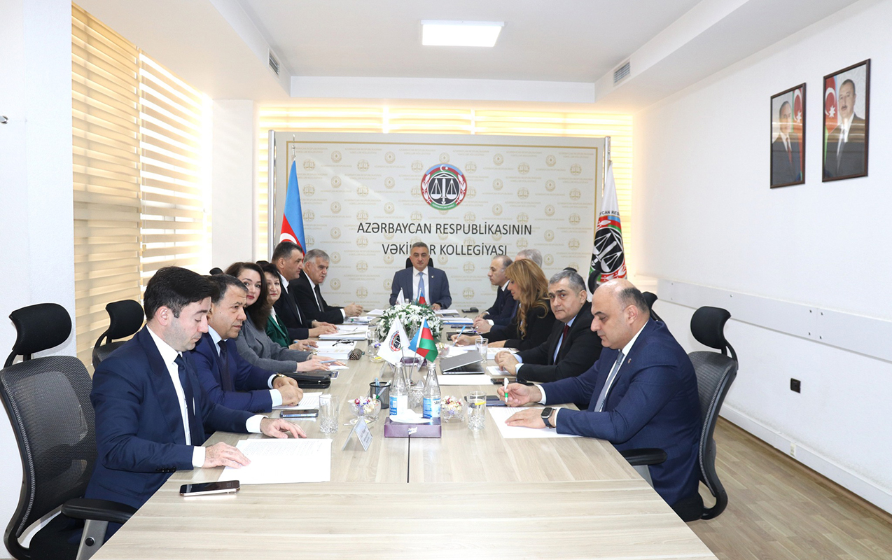 bir-vekilin-fealiyyeti-dayandirildi-digerine-xeberdarliq-edildi