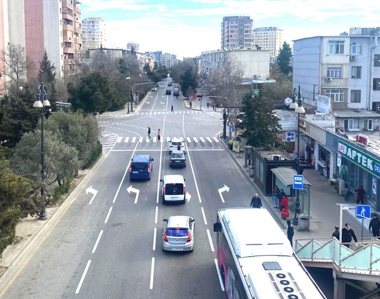 samaxinkadaki-bu-yol-birterefli-oldu-isiqfor-qoyuldu