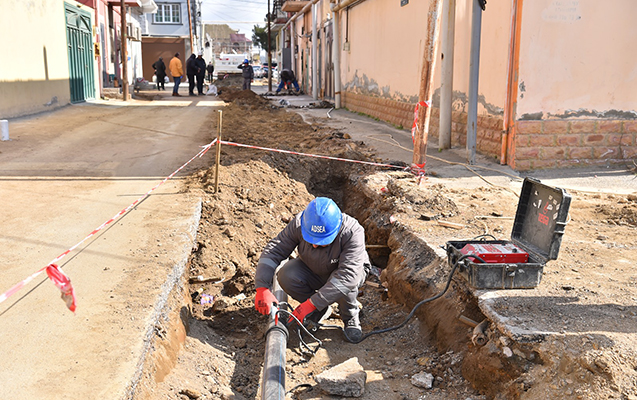 xetaide-evlerin-altinda-qalan-magistral-su-xettinin-yeri-deyisdirildi