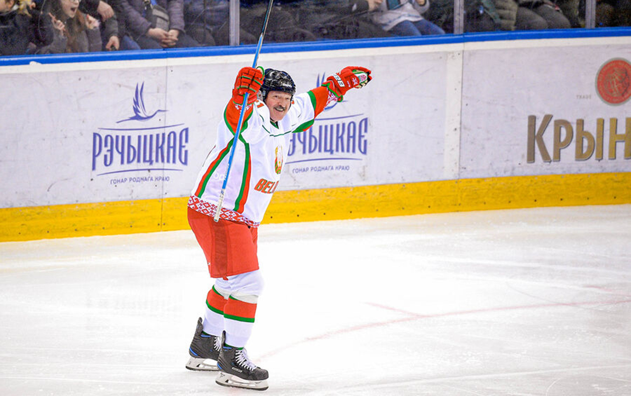 lukasenko-qol-vurdu-komandasi-uddu