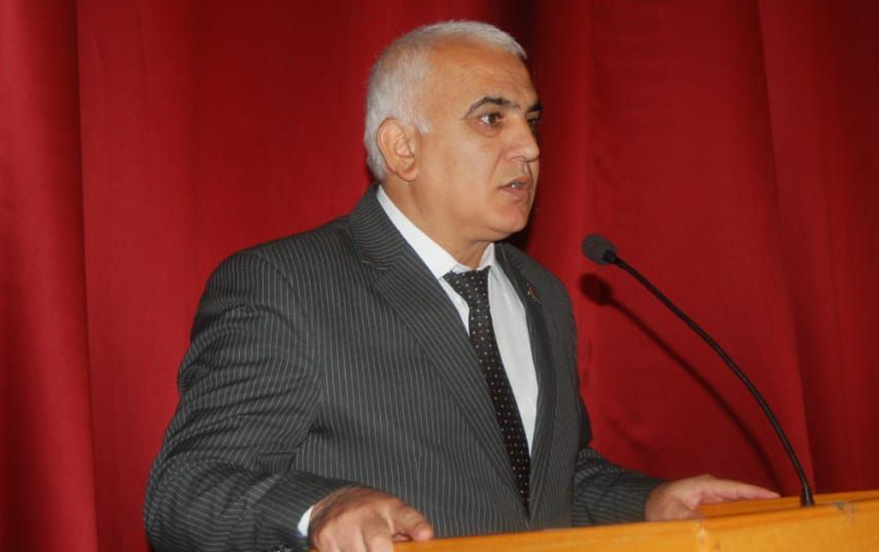 52-yasli-vezifeli-sexs-vefat-etdi