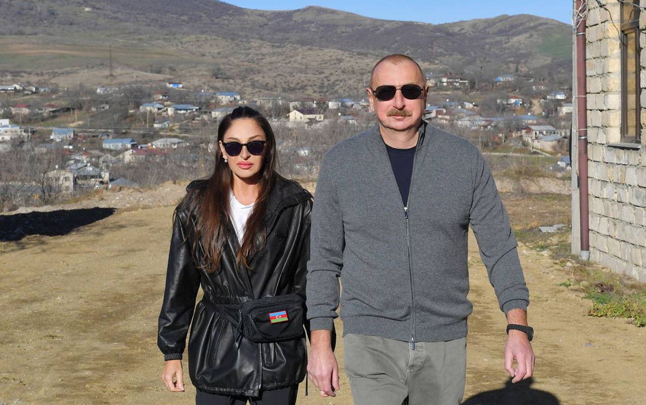 prezident-xanimi-ve-qizi-ile-xocavende-getdi