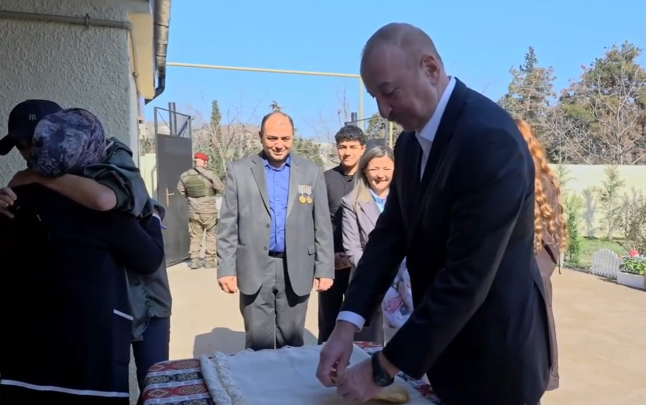 “Dadına baxın, təndir çörəyidir”