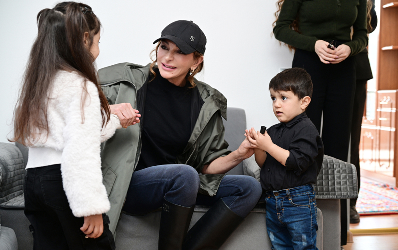 gel-gel-mehriban-xanimla-gorus