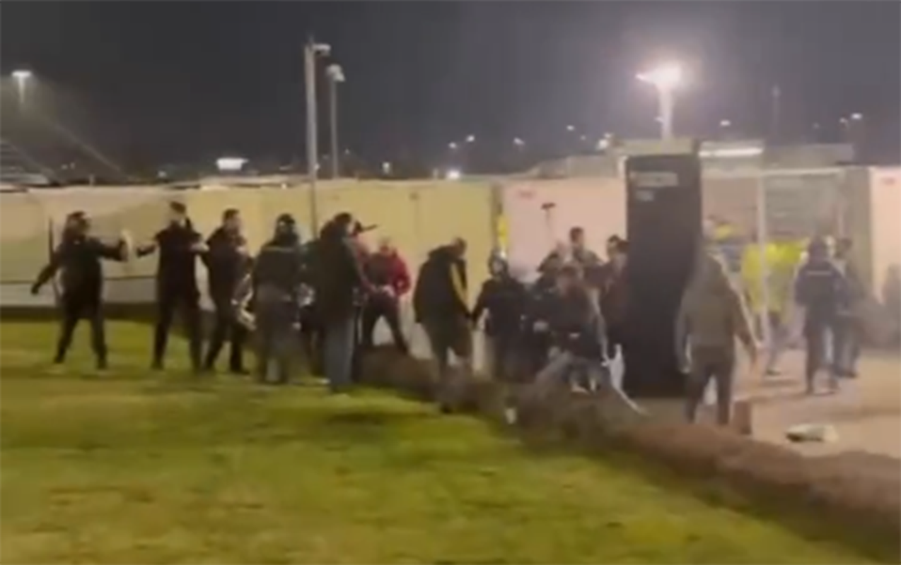 qalatasaray-azarkeslerine-italiya-polisinden-sert