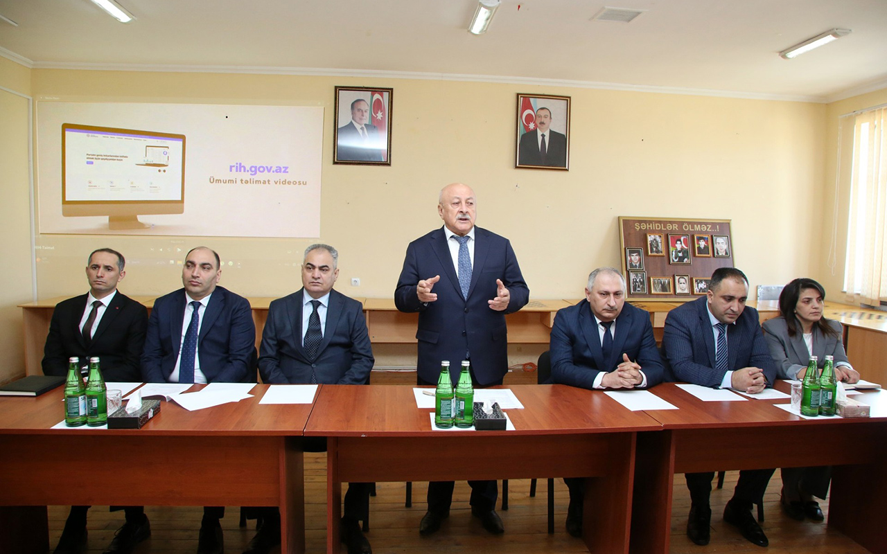 rafil-huseynov-tezekendde-seyyar-qebul-gorusu-kecirdi