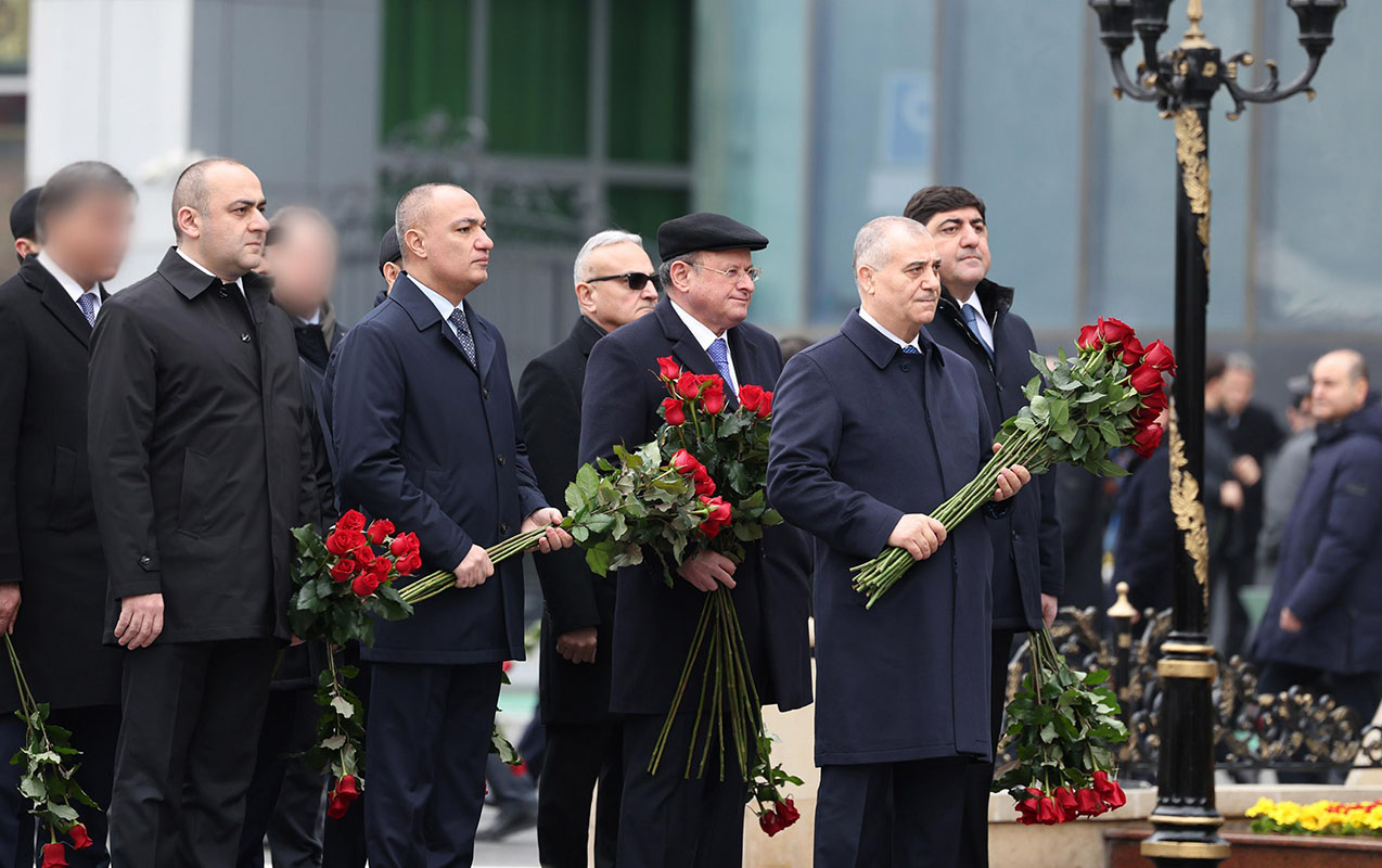 dtx-emekdaslari-xocali-soyqirimi-qurbanlarinin-xatiresini-andilar