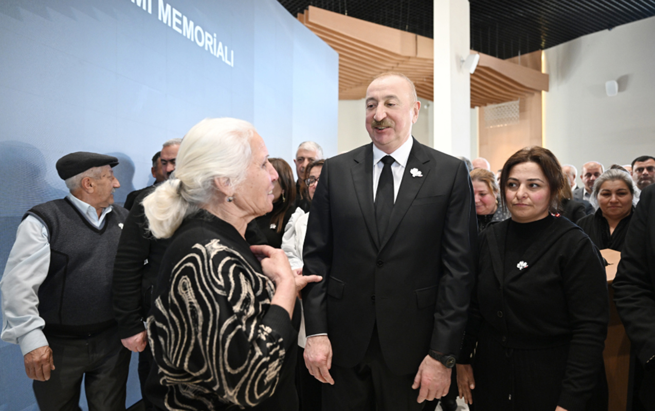 razi-olarsinizmi-boynunuzu-qucaqlayib-uzunuzden-opum