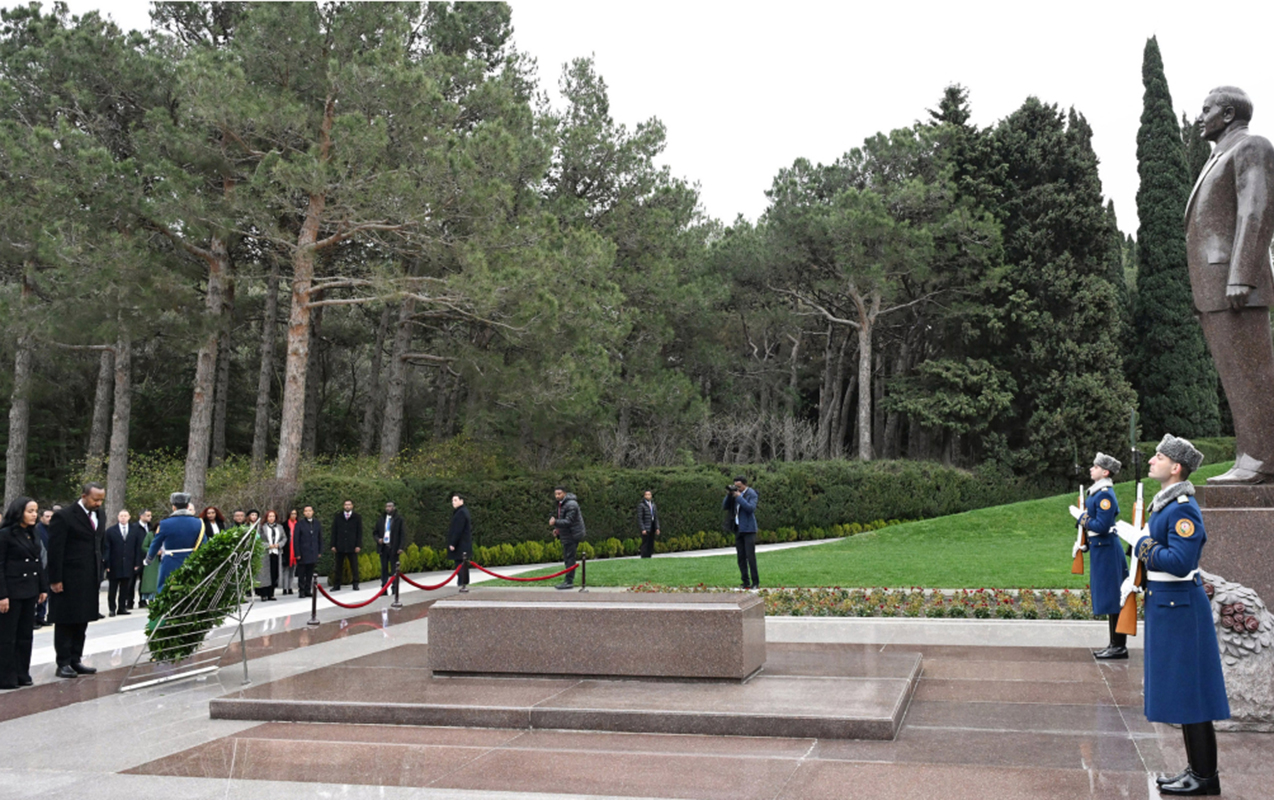 efiopiyanin-bas-naziri-fexri-xiyaban-ve-zefer-parkinda