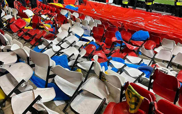 fenerbaxca-azarkesleri-stadionun-oturacaqlarini-qirdi