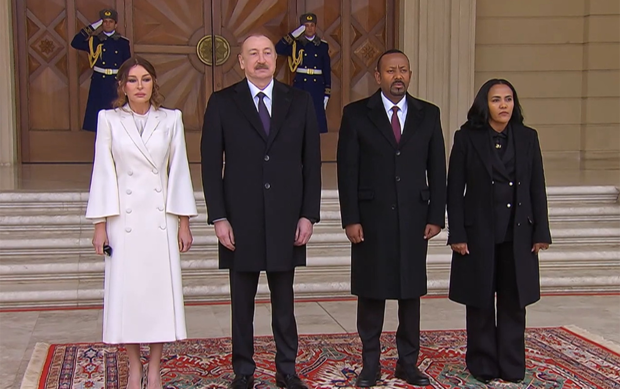 prezidentle-xanimi-efiopiyanin-bas-nazirini-qarsiladi