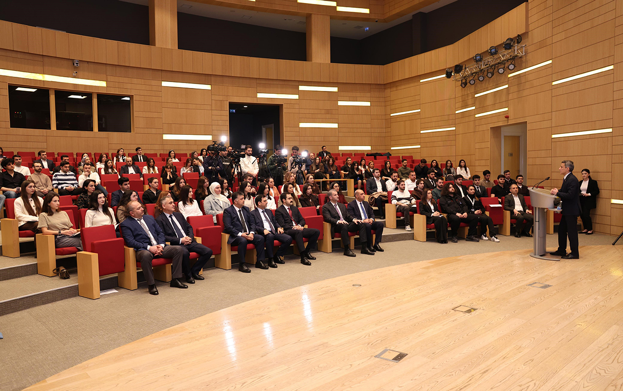 dovlet-proqrami-mezunlari-ucun-karyera-sergisi-kecirildi