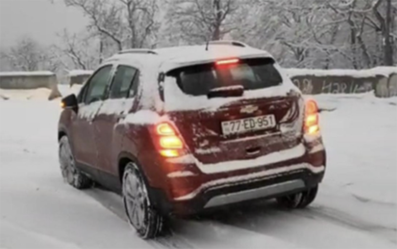 xocalida-yollar-buz-bagladi