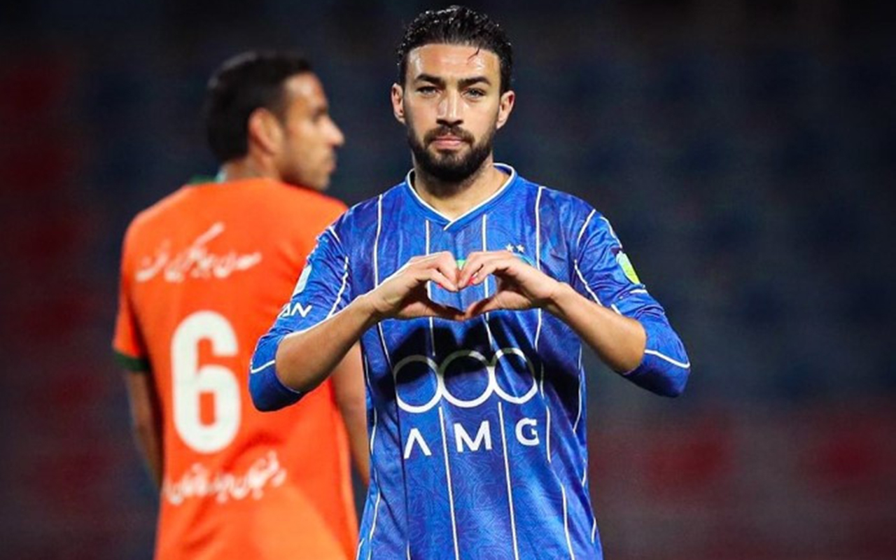 barselonanin-kecmis-futbolcusu-irandan-turkiyeye-qacib