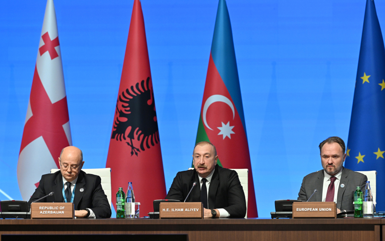 prezident-baki-konqres-merkezinde-iclasda-istirak-etdi