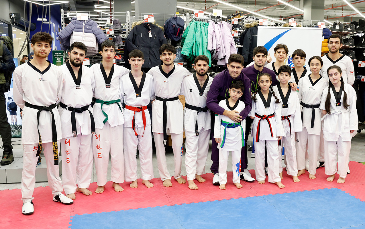 paralimpiyacilarimiz-decathlonda-ustad-dersi-kecib