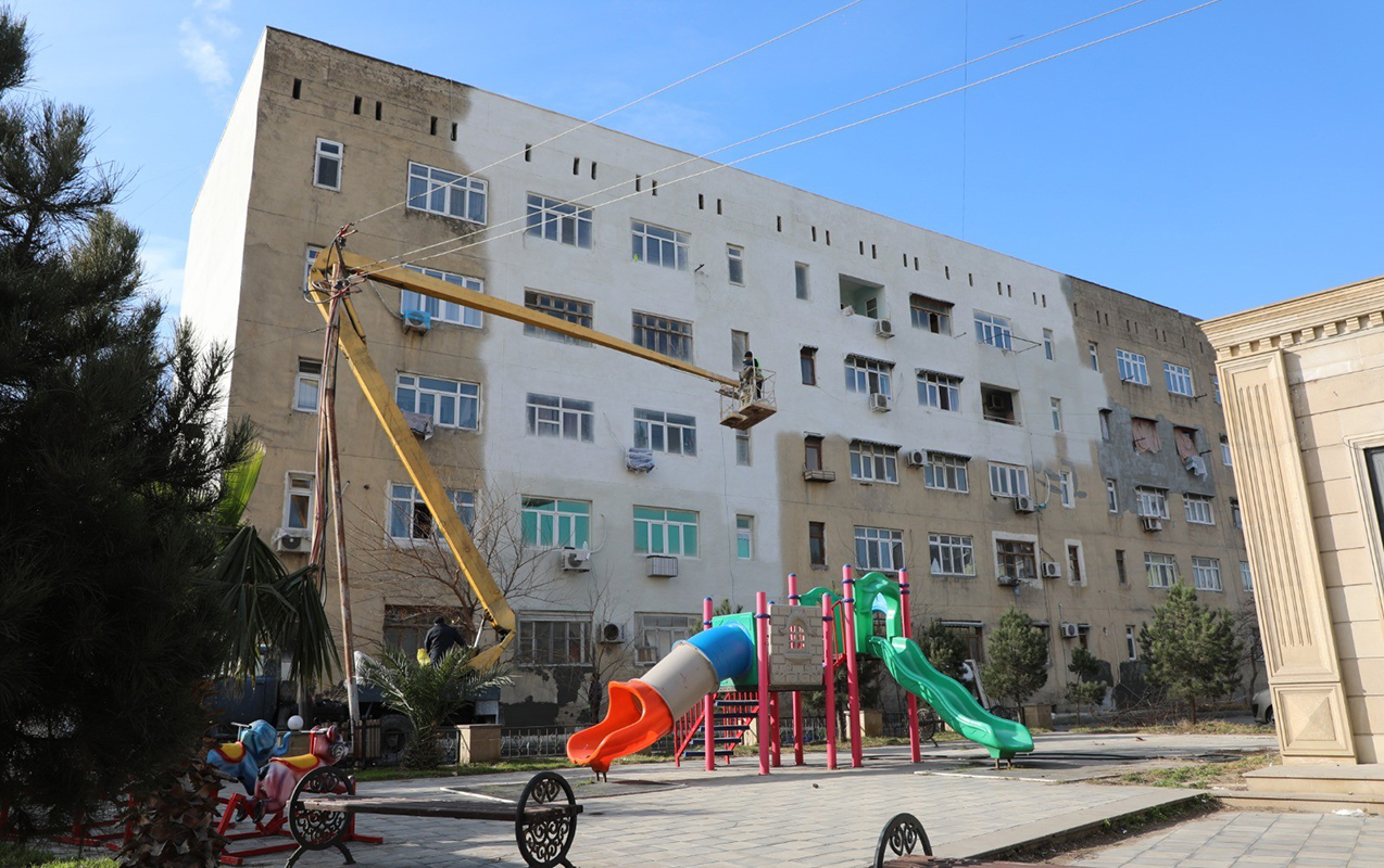 suraxanida-genismiqyasli-abadliq-ve-temizlik-isleri-aparilir