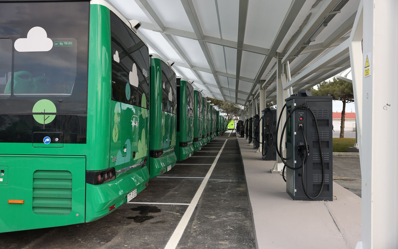 xezer-rayonunda-albaliliq-elektrik-avtobus-deposu-istifadeye-verildi