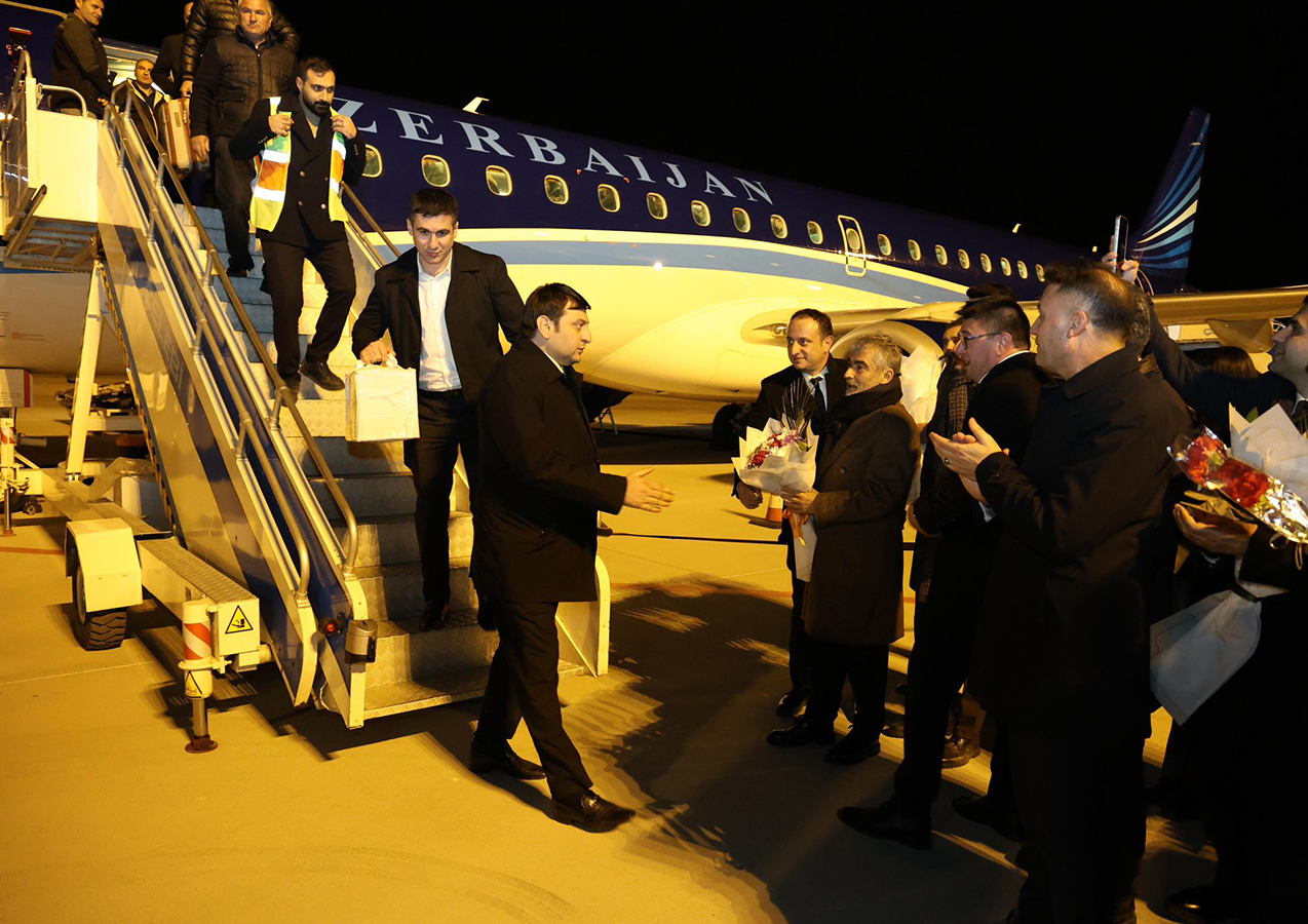 turkiyede-azerbaycandan-gelen-sernisinleri-bele-qarsiladilar