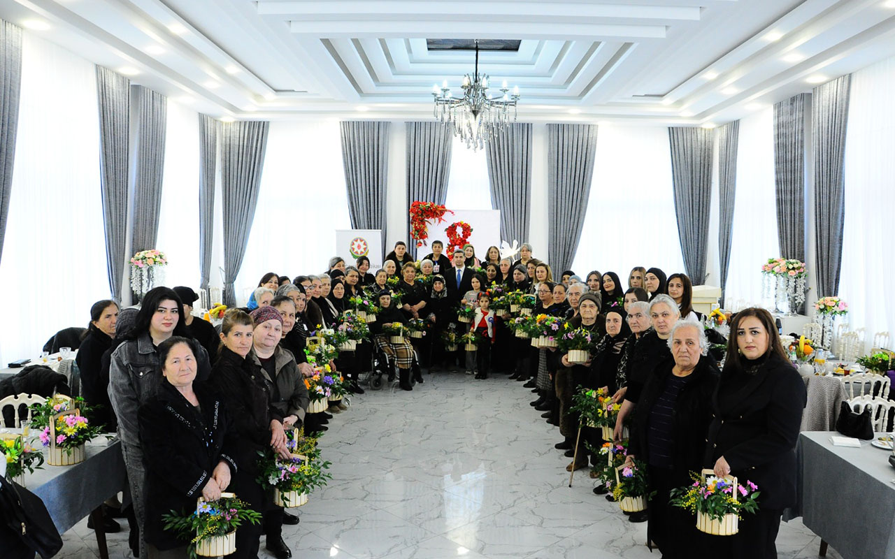 beynelxalq-qadinlar-gunu-munasibetile-sehid-aileleri-ile-tedbir-kecirildi