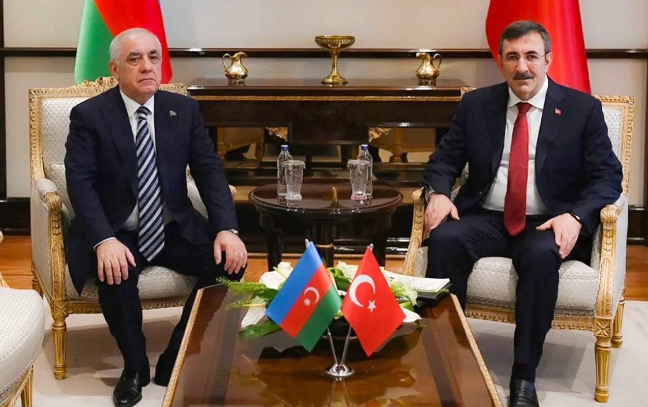 eli-esedovla-cevdet-yilmaz-bolgedeki-veziyyeti-muzakire-etdi