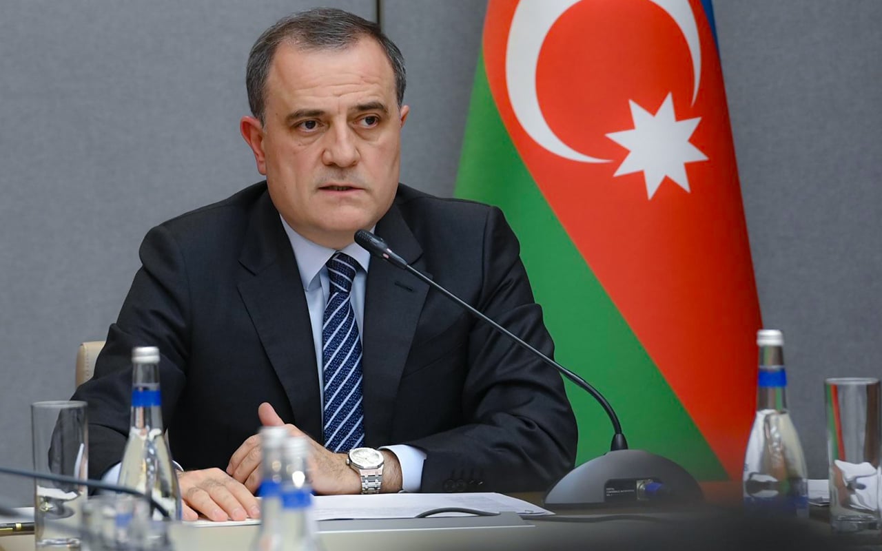 azerbaycan-tehrandaki-sefirliyini-texliye-edir