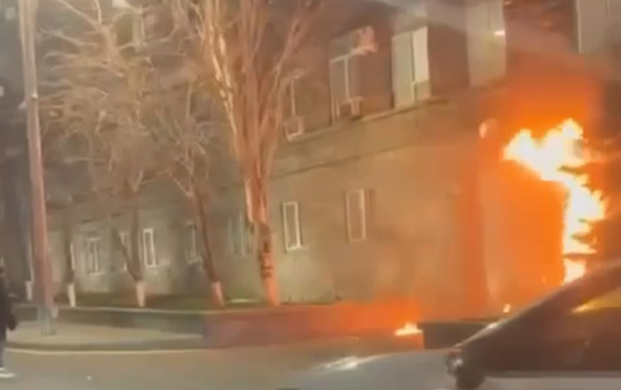 irevanda-mtx-nin-binasina-molotov-kokteyli-atildi