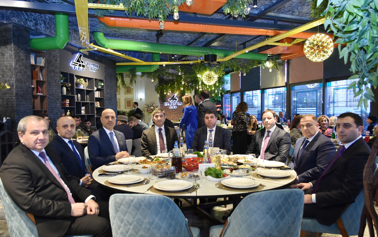 yasamal-rayon-icra-hakimiyyetinin-tesebbusu-ile-iftar-sufresi-acilib