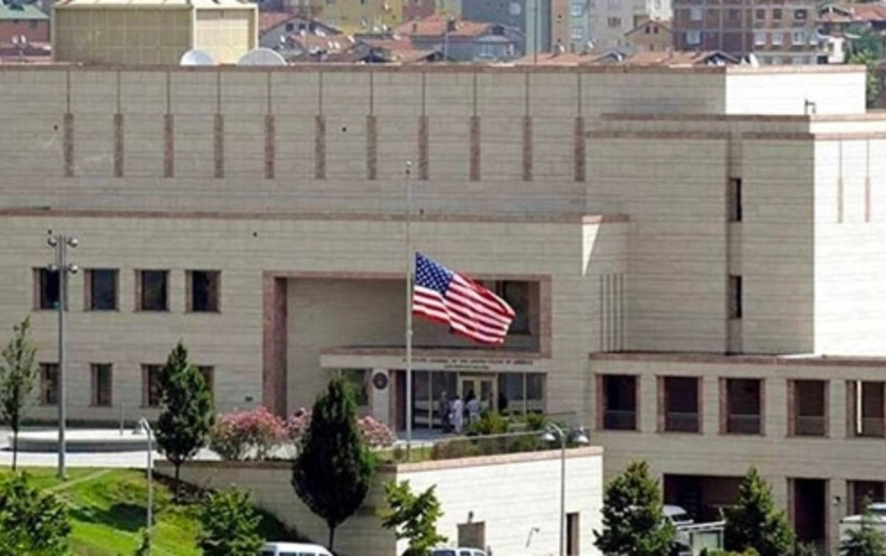 abs-adanada-konsullugundaki-emekdaslarini-cixarir