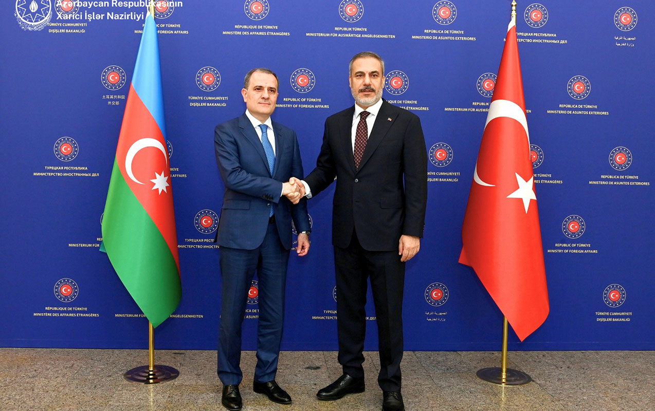 ceyhun-bayramov-turkiyeli-hemkari-ile-danisdi