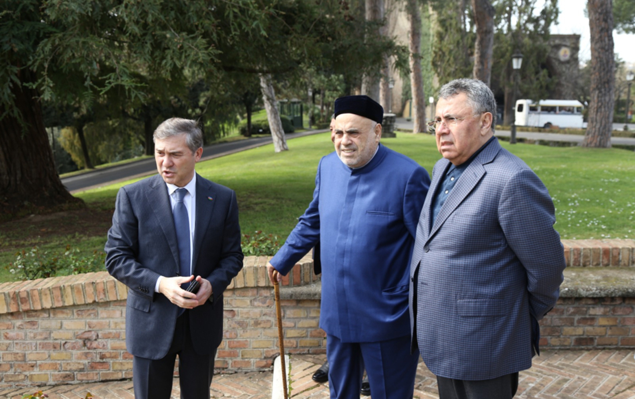 allahsukur-pasazade-vatikan-apostol-kitabxanasinda