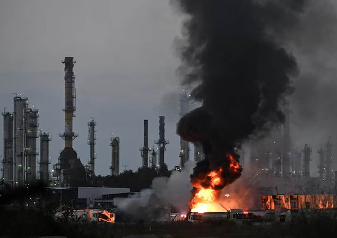 iran-israilde-neft-infrastrukturuna-zerbeler-endirdi