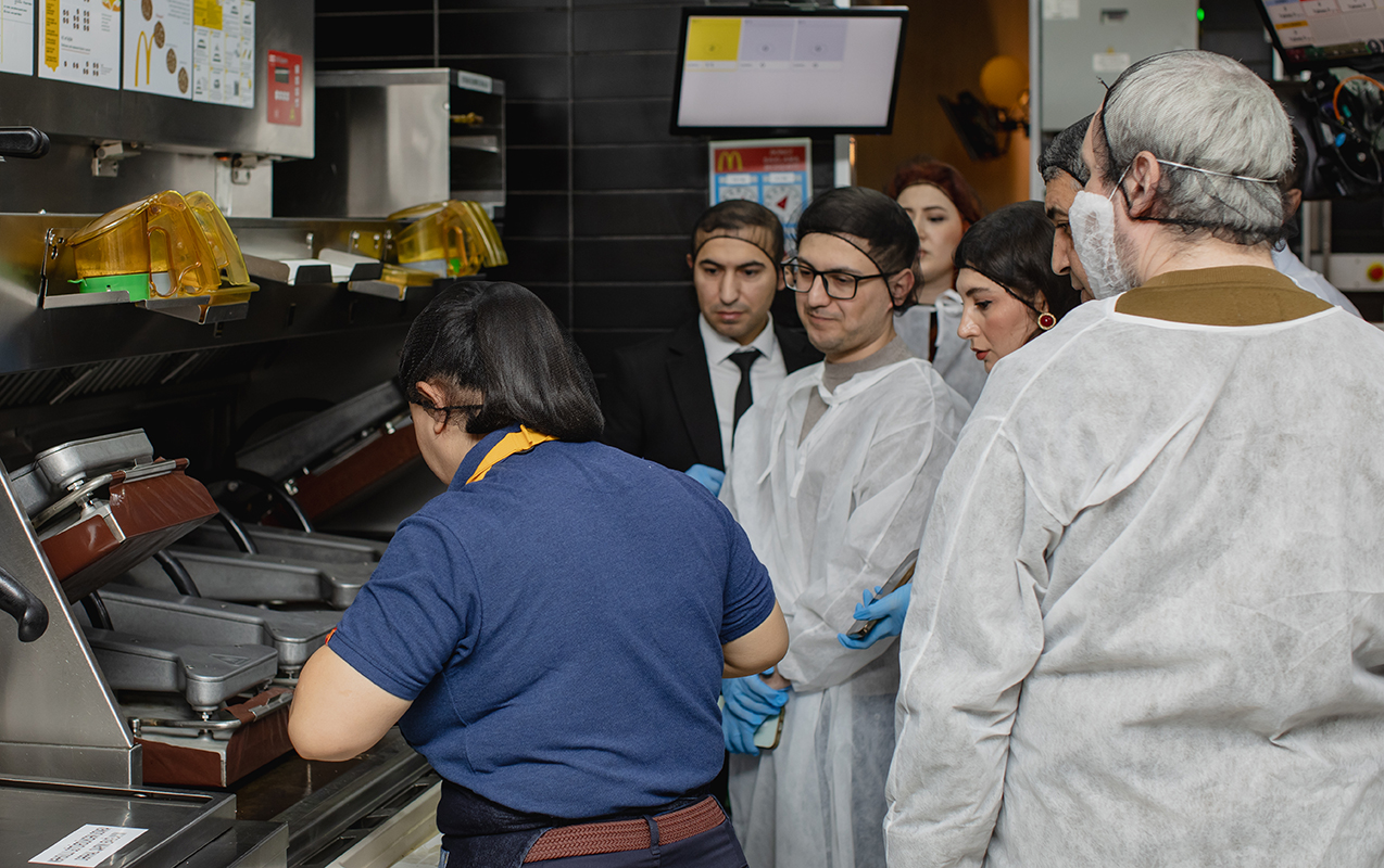mcdonaldsin-aciq-qapi-proqrami