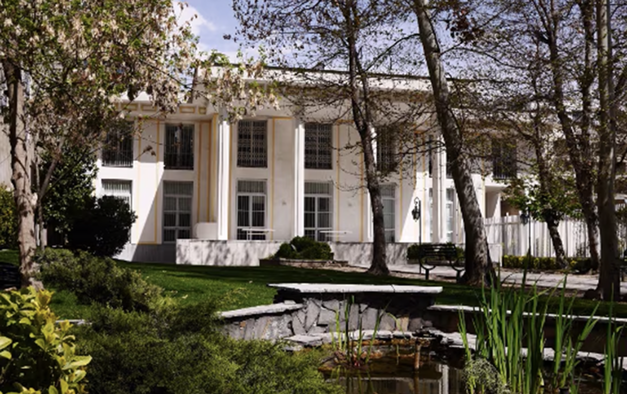 isvecre-sefiri-irani-terk-edib