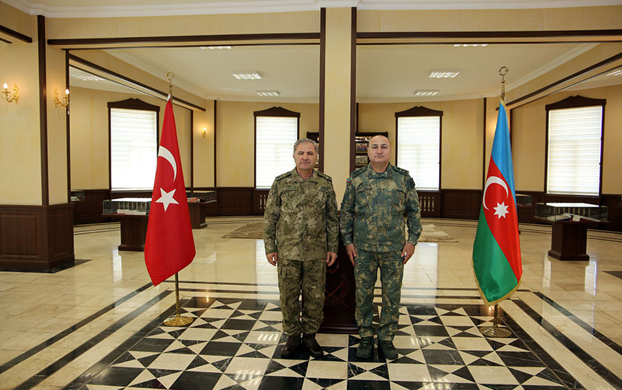 turkiye-ordusunun-quru-qosunlari-komandani-naxcivana-getdi